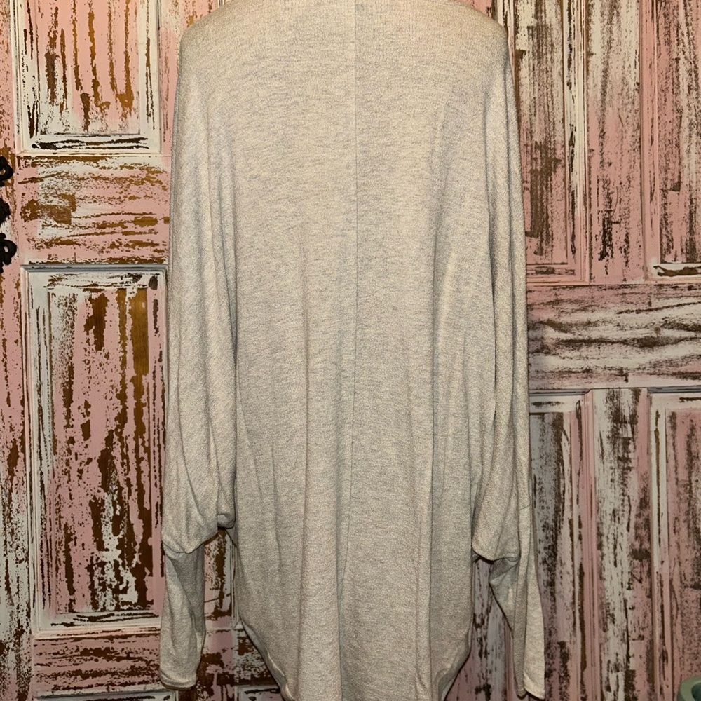 White House Black Market cream colored Tunic - Picture 5 of 5